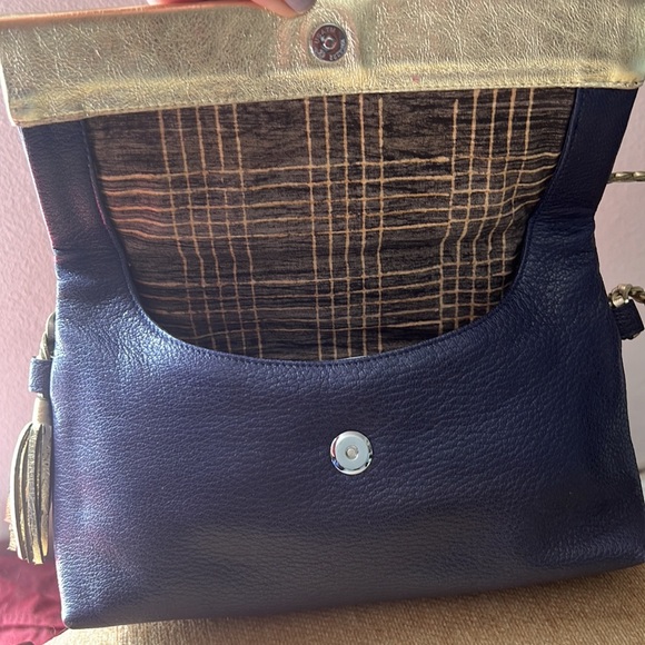TUSK NAVY AND GOLD LEATHER BAG - Picture 7 of 16